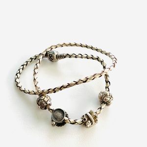 Pandora bracelet with 4 charms